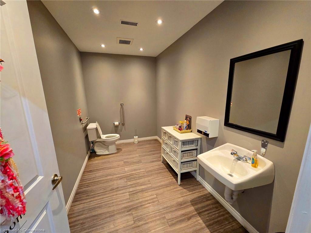 3-259 Queenston Road Property Photo 6