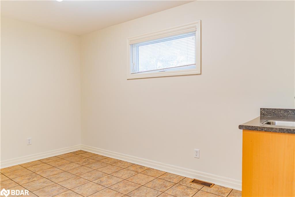 153 Colborne Street W Property Photo 31