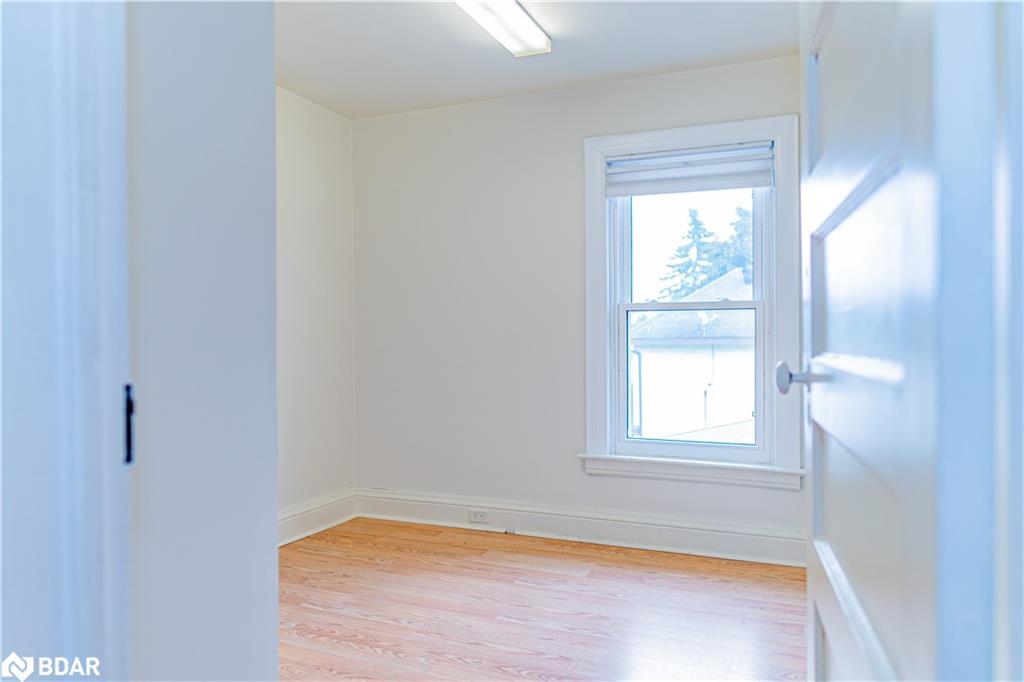 153 Colborne Street W Property Photo 40