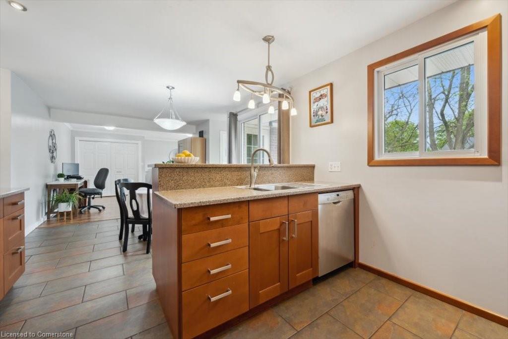 312 Craigleith Drive Property Photo 15