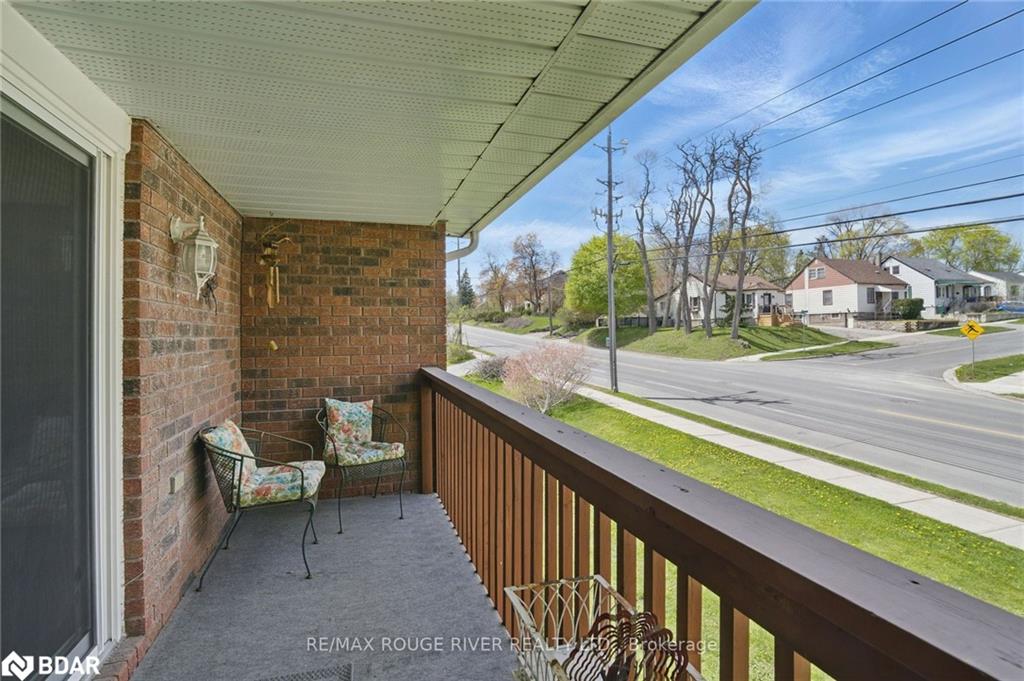 222-475 Parkhill Road W