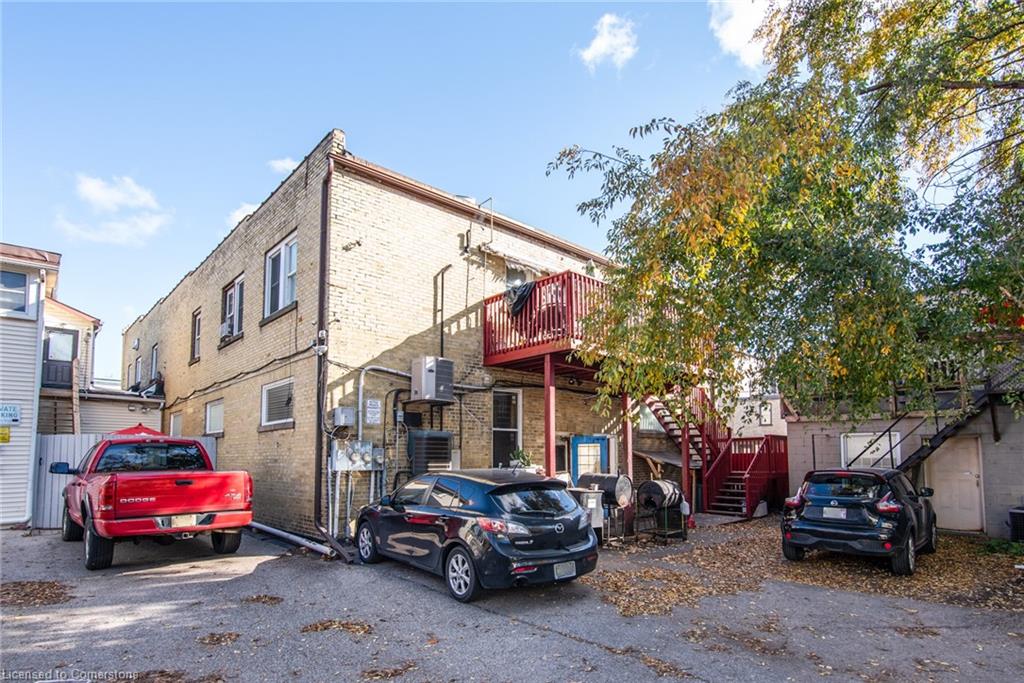 660 King Street E Property Photo 6