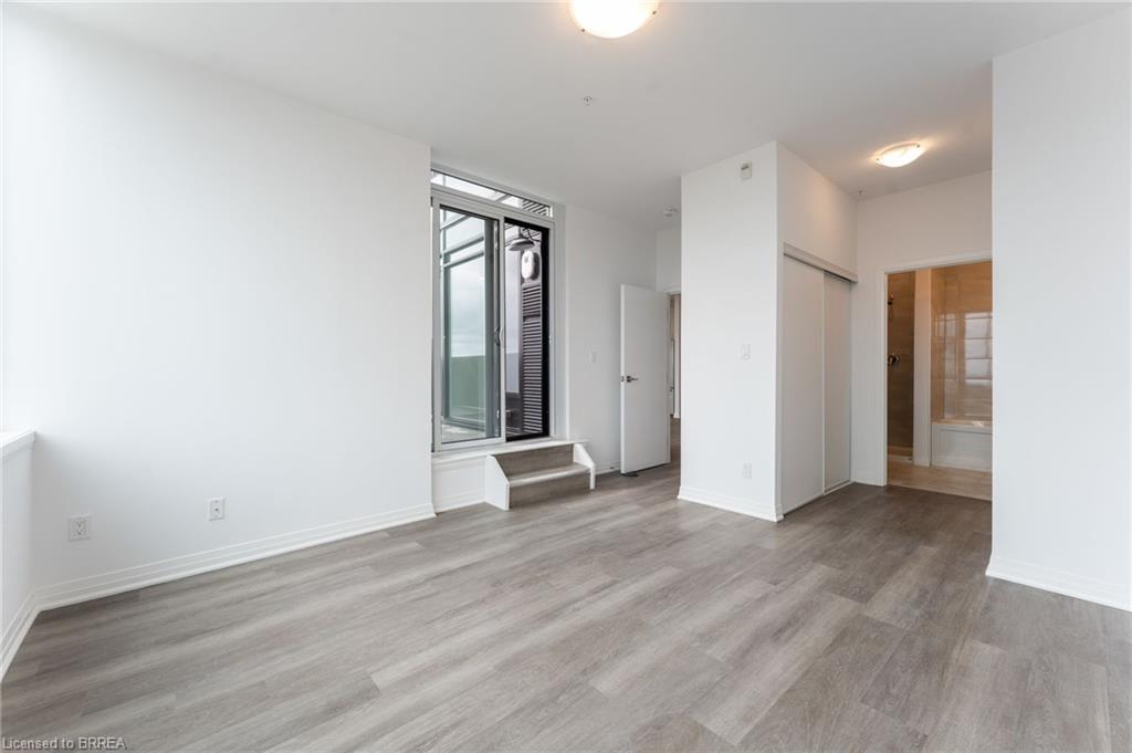 609-5 Hamilton Street N Property Photo 29