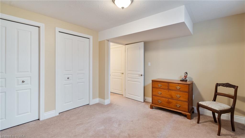 5-95 North Park Street Property Photo 26