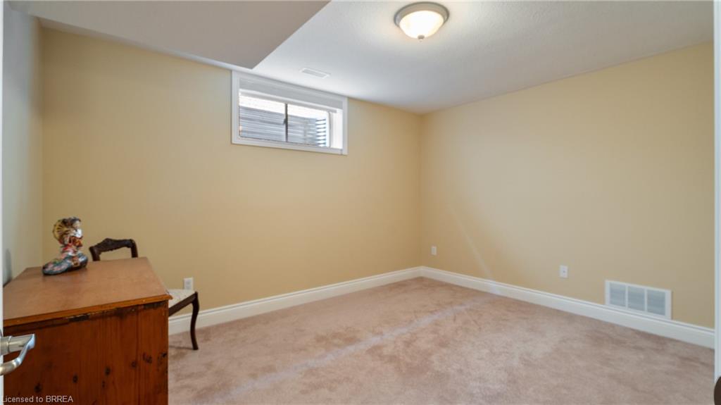 5-95 North Park Street Property Photo 27