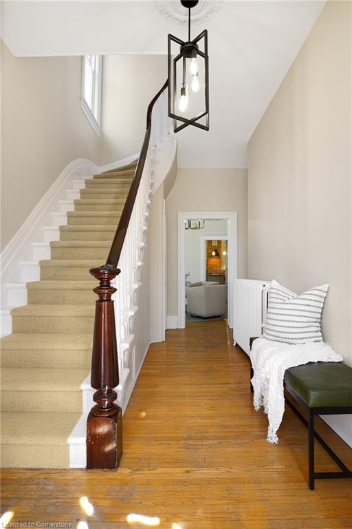 78 William Street W Property Photo 5