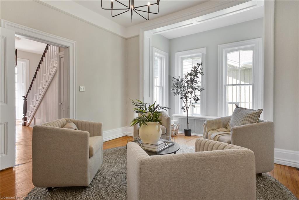 78 William Street W Property Photo 14