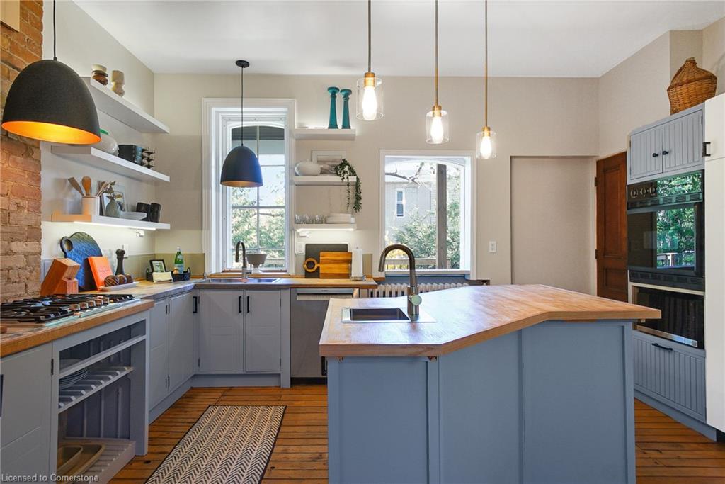 78 William Street W Property Photo 15