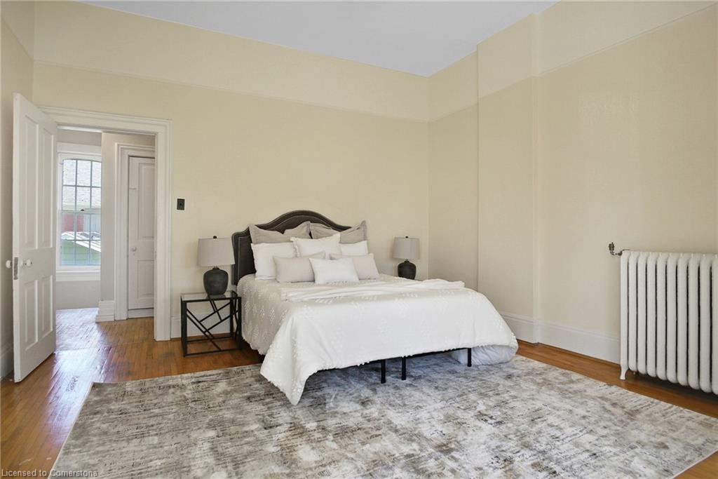 78 William Street W Property Photo 29