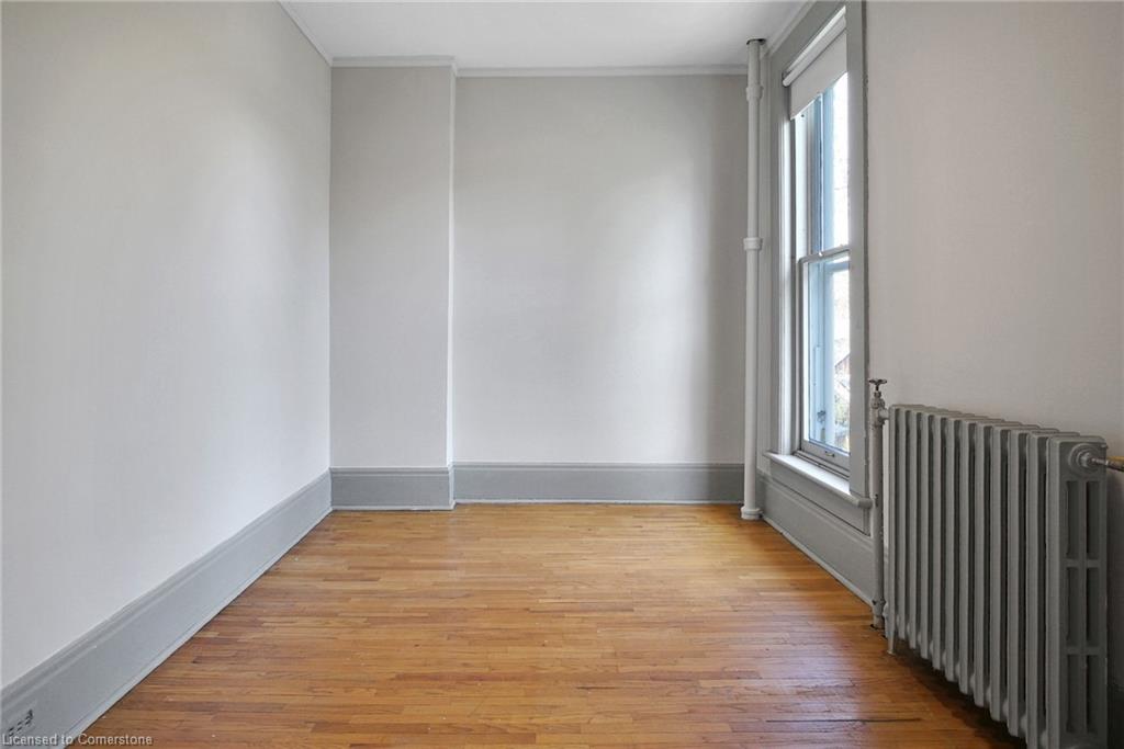 78 William Street W Property Photo 34