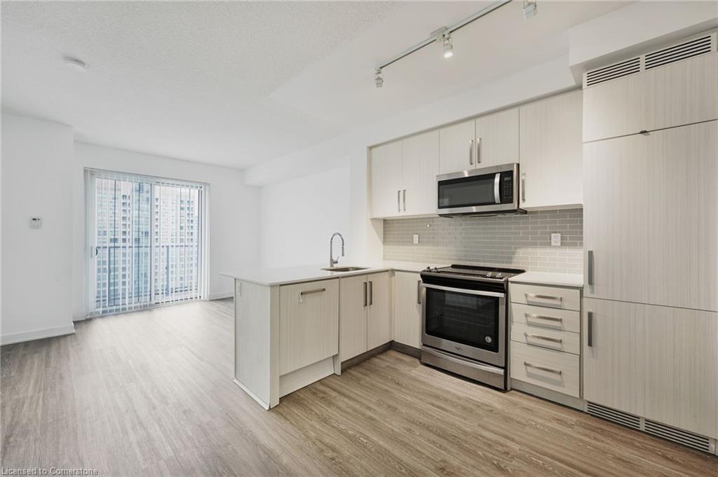 1006-5180 Yonge Street Property Photo 9