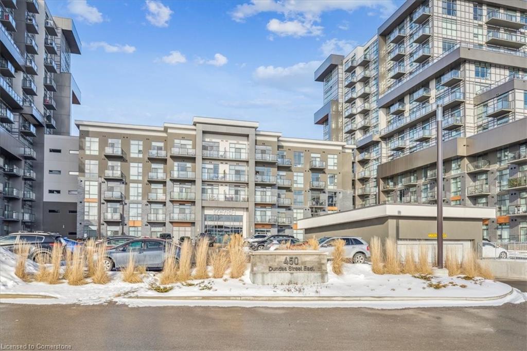 115-450 Dundas E/s Street E Property Photo