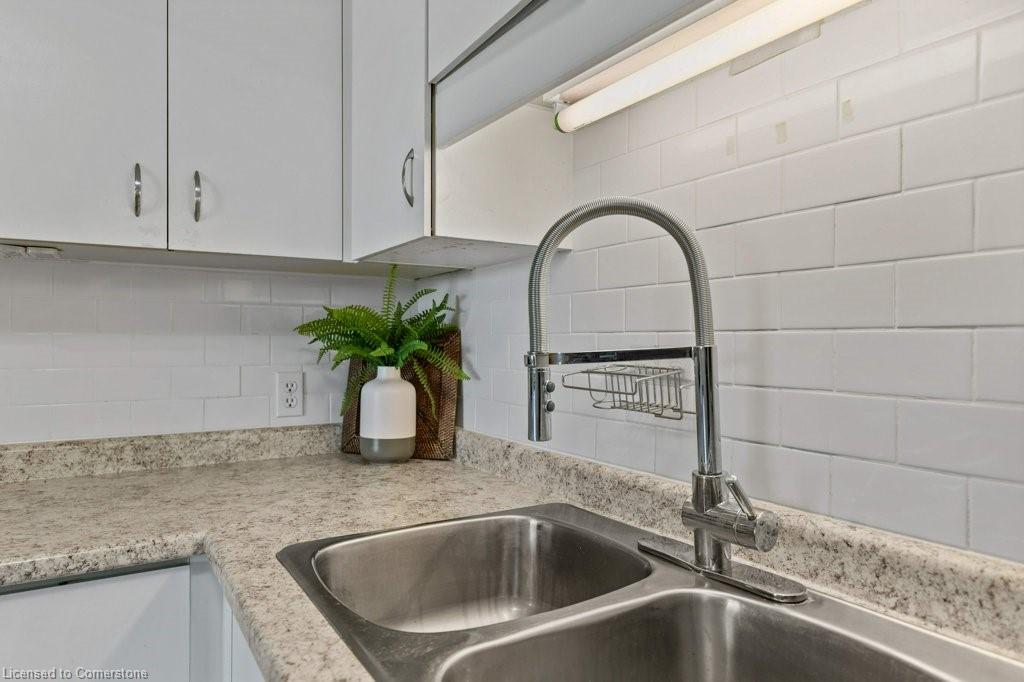 201-30 Hugo Crescent Property Photo 6