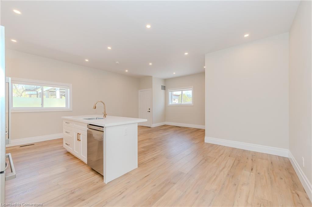 18 Tannery Street E Property Photo 33