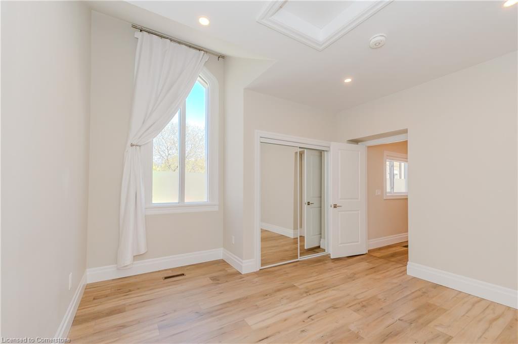 18 Tannery Street E Property Photo 37