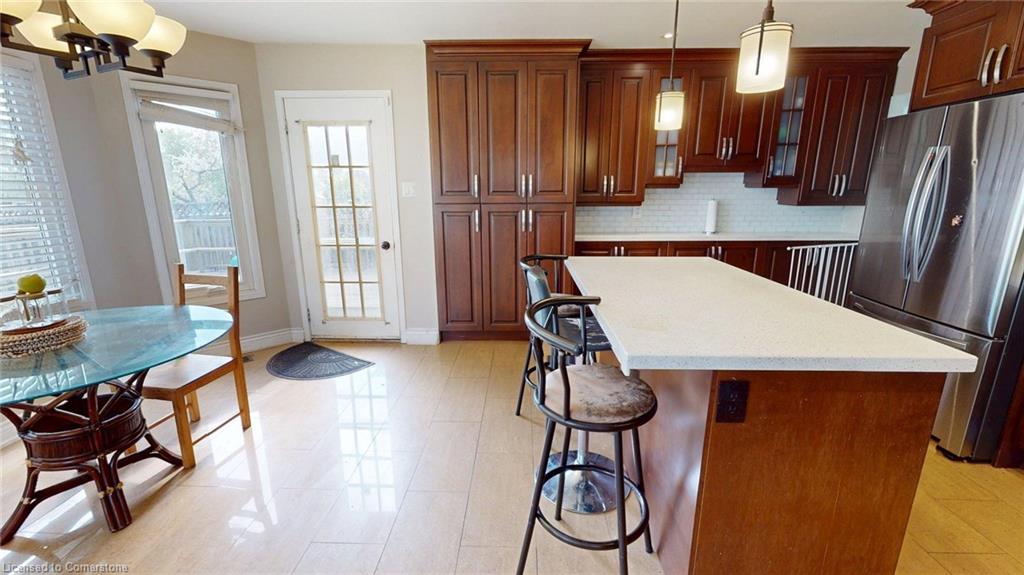 438 Ojibway Trail Property Photo 7