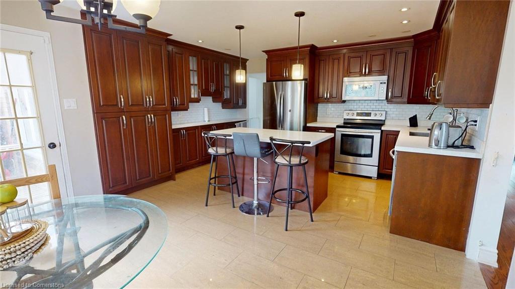 438 Ojibway Trail Property Photo 8