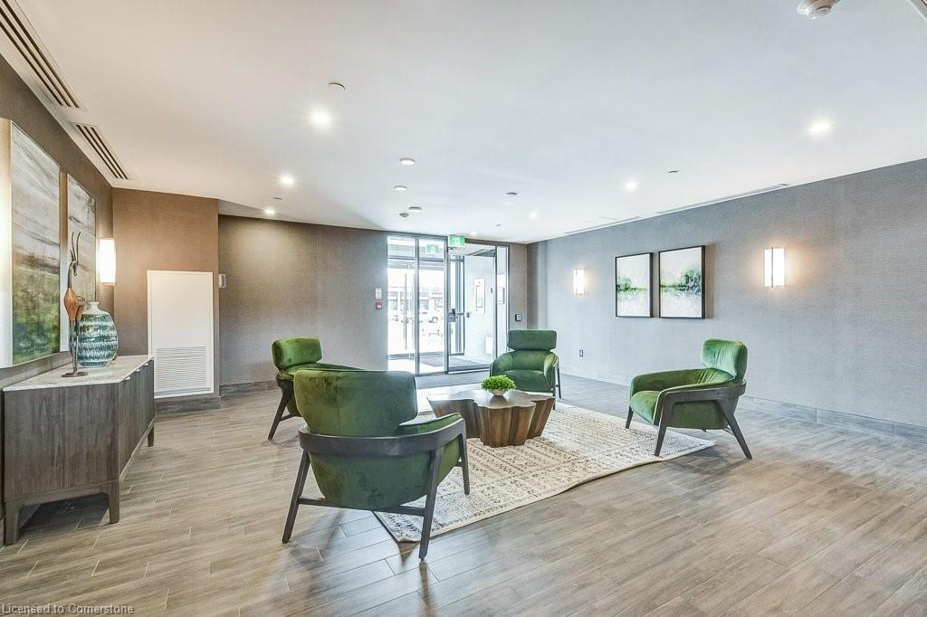 520-450 Dundas Street E Property Photo 4