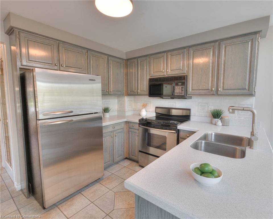 69 Manitoulin Crescent Property Photo 14