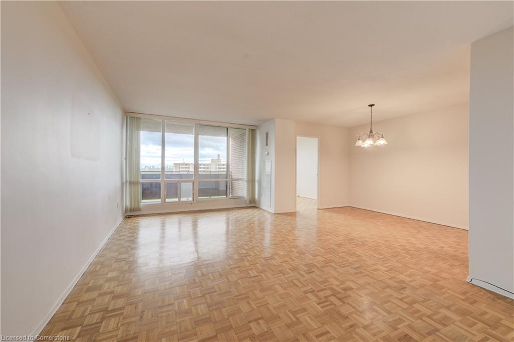 1109-716 The West Mall Property Photo 8