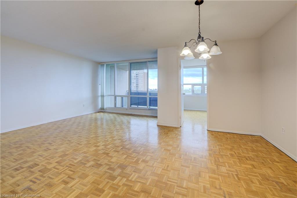 1109-716 The West Mall Property Photo 15