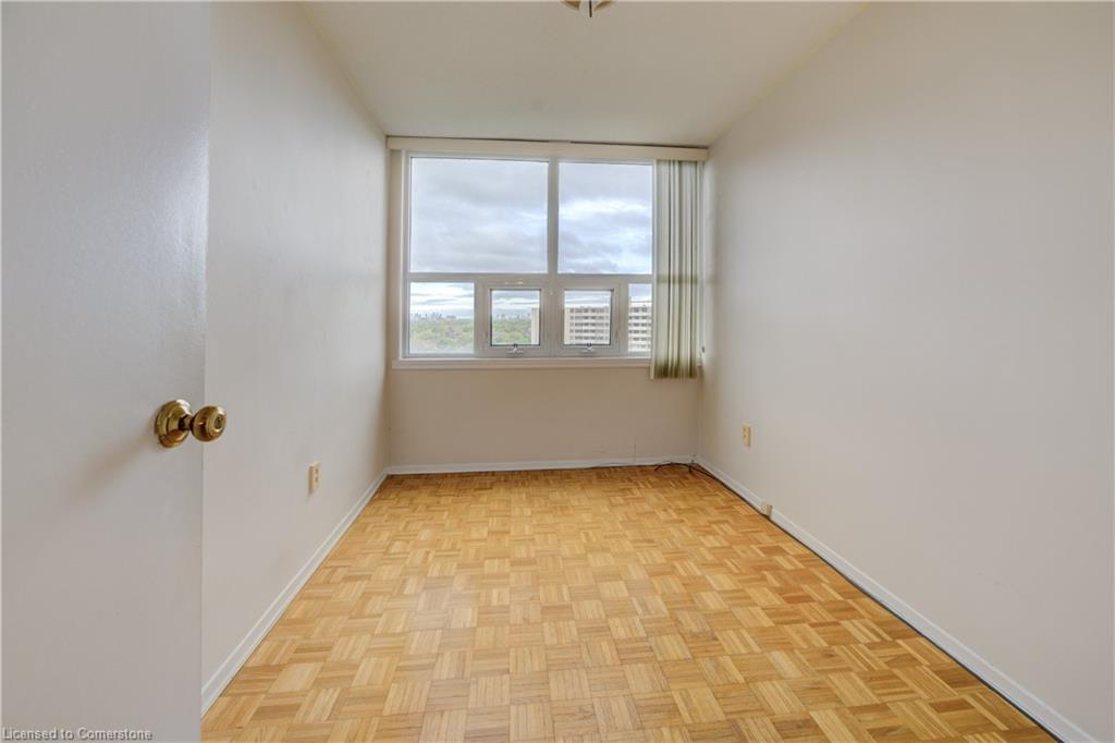 1109-716 The West Mall Property Photo 16