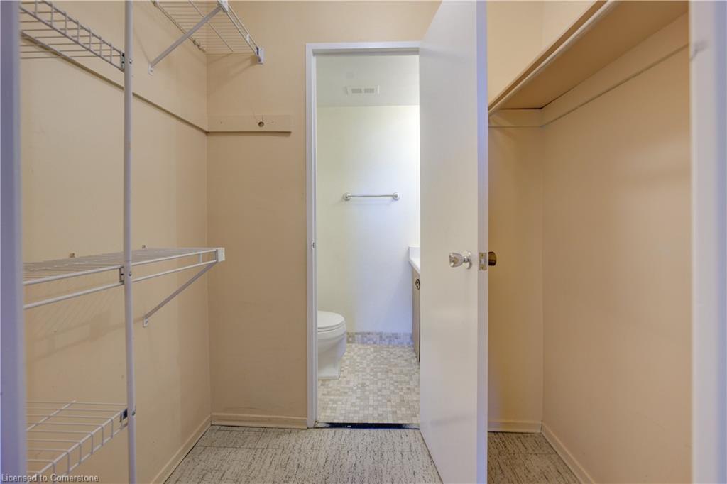 1109-716 The West Mall Property Photo 21