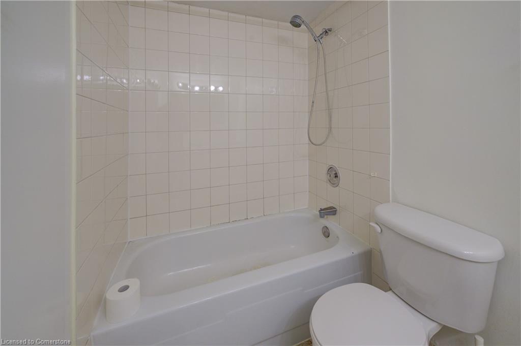 1109-716 The West Mall Property Photo 24