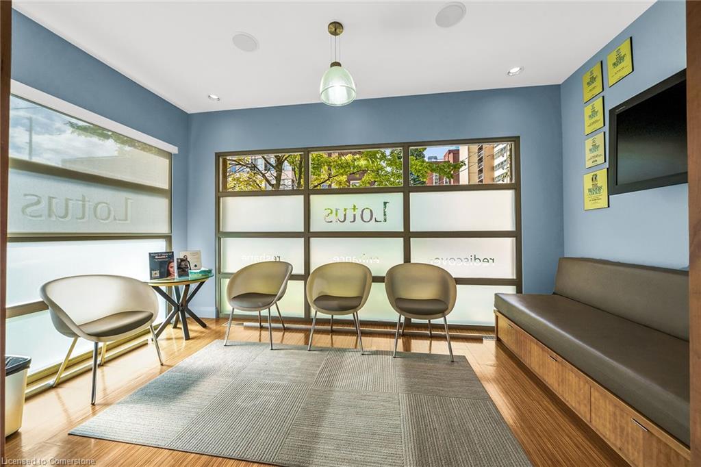 199 Macnab Street S Property Photo 8
