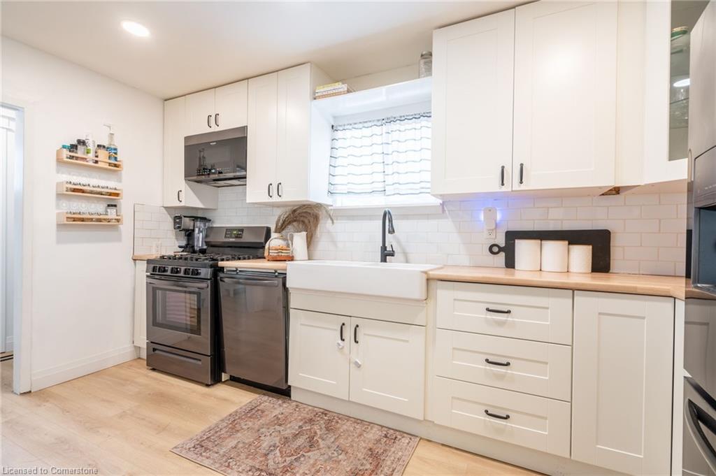 351 Queensdale Avenue E Property Photo 11