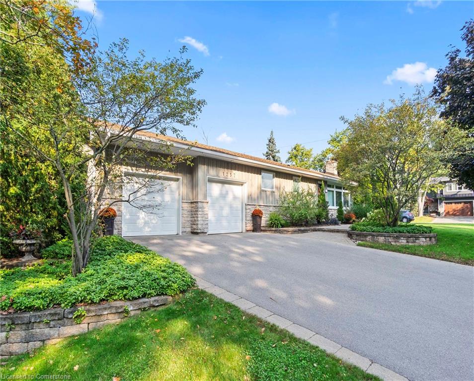 1257 Hillview Crescent Property Photo 1