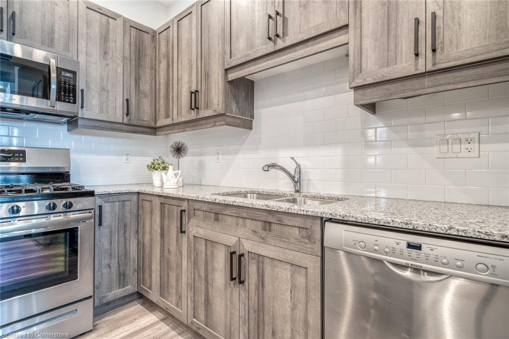 52 Barton Street E Property Photo 2