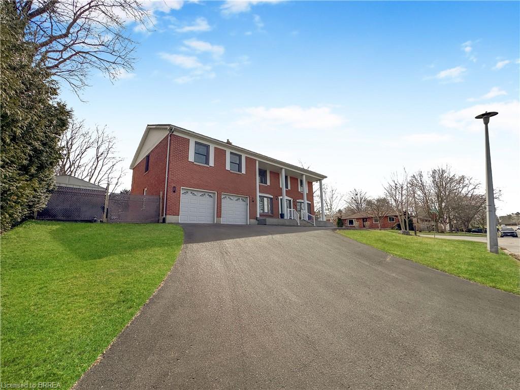30 Lingwood Drive Property Photo 1
