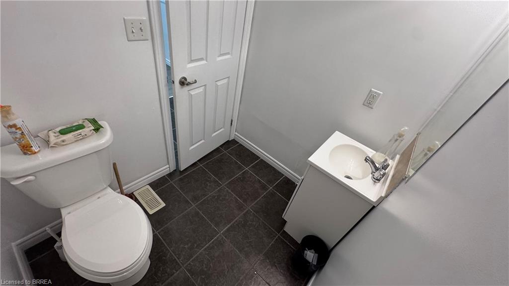 340 Henry Street Property Photo 4