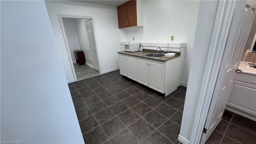 340 Henry Street Property Photo 7
