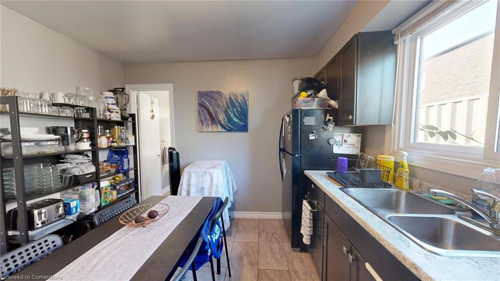 184 Simcoe Street Property Photo 17