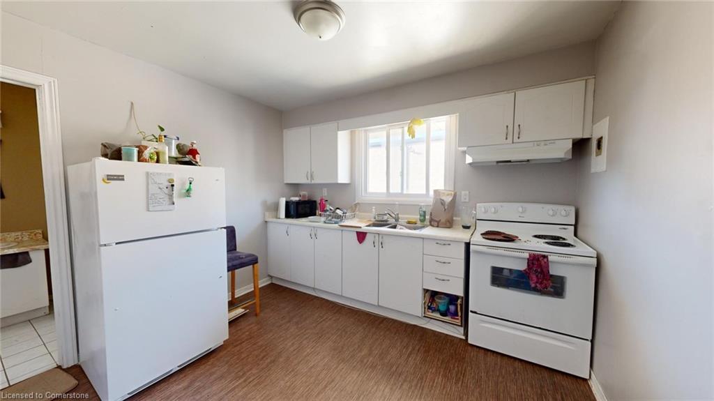 184 Simcoe Street Property Photo 23