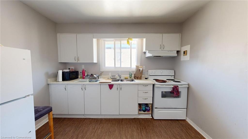 184 Simcoe Street Property Photo 24