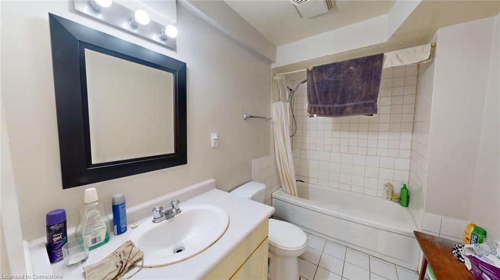184 Simcoe Street Property Photo 25
