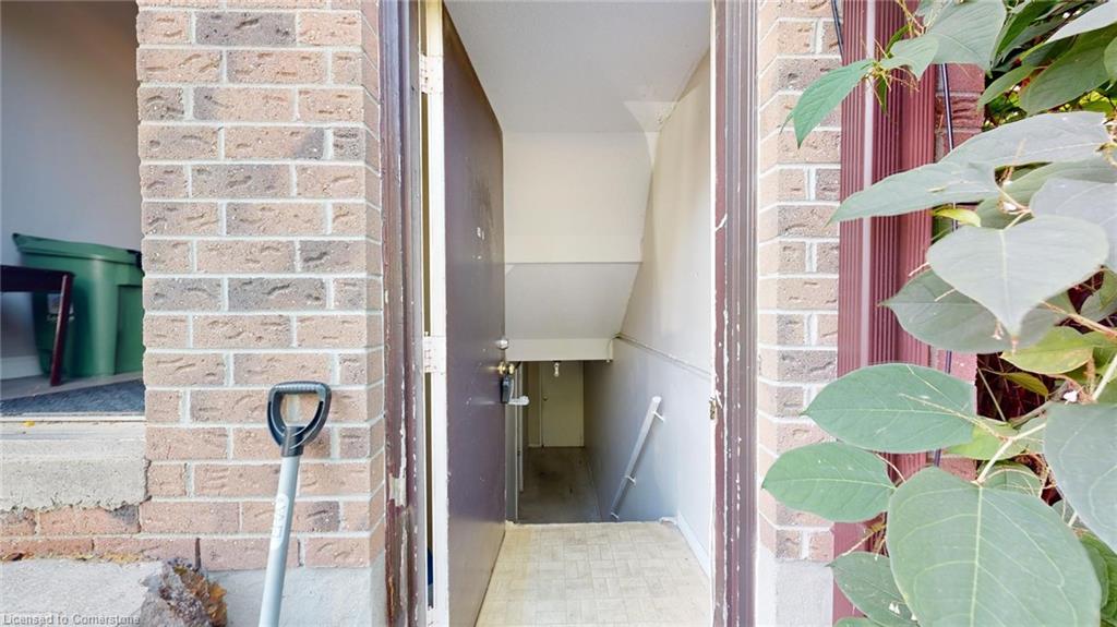 184 Simcoe Street Property Photo 28