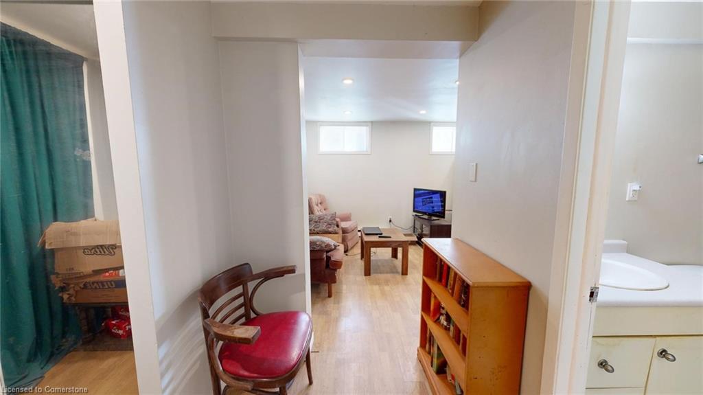 184 Simcoe Street Property Photo 29