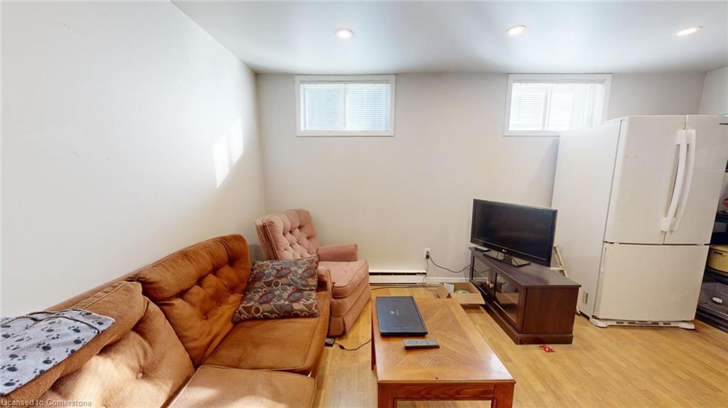184 Simcoe Street Property Photo 30