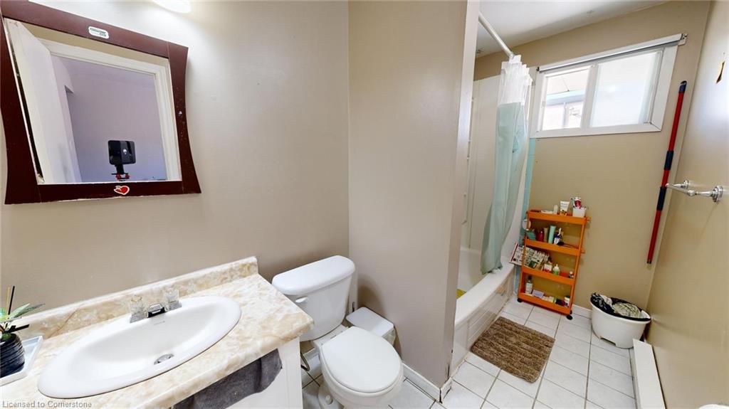 184 Simcoe Street Property Photo 35