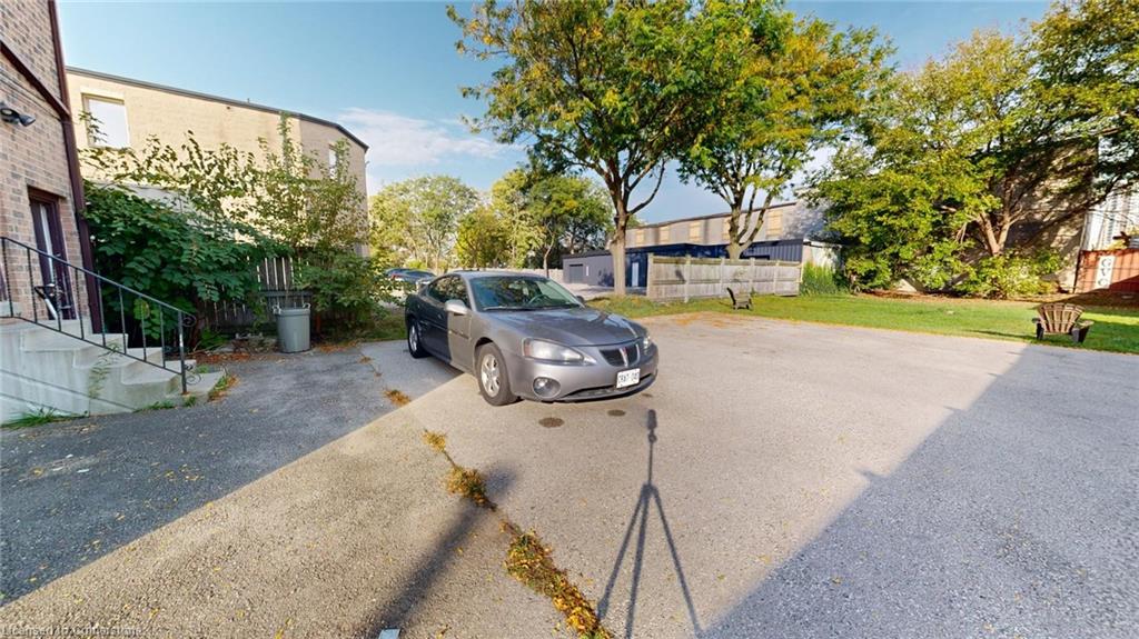 184 Simcoe Street Property Photo 39