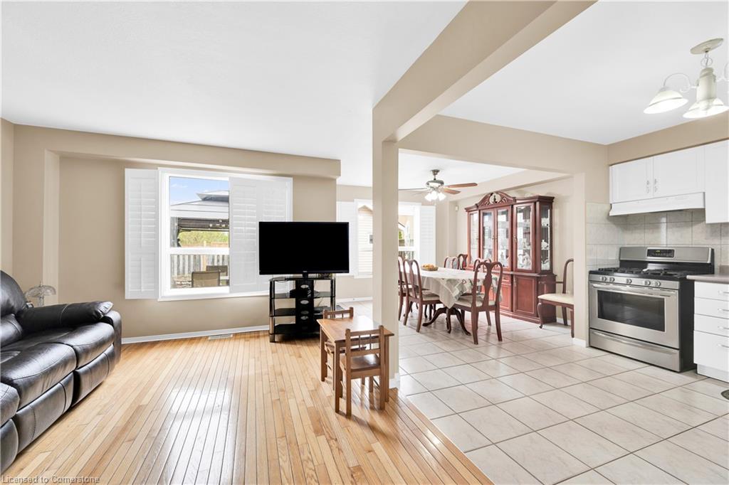 21 Holyoake Drive Property Photo 5