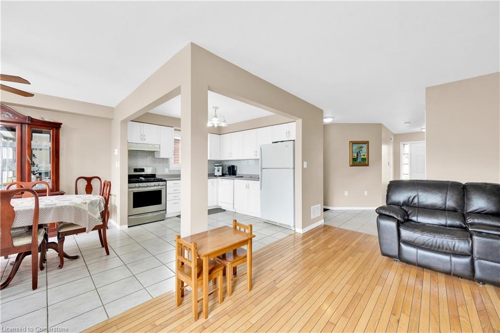 21 Holyoake Drive Property Photo 6