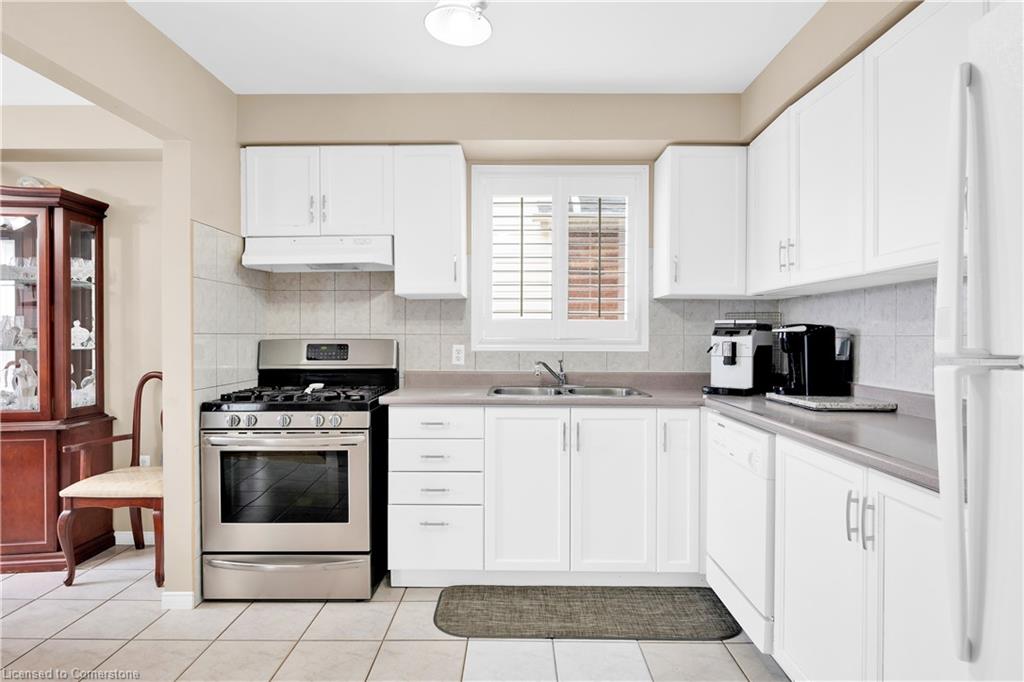 21 Holyoake Drive Property Photo 8