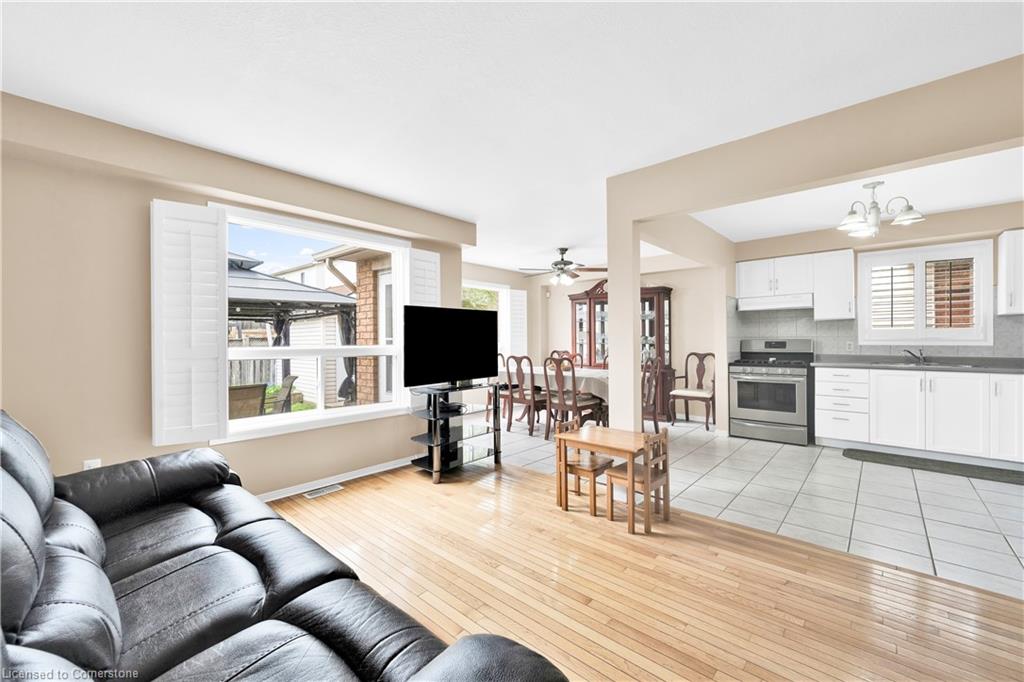 21 Holyoake Drive Property Photo 10