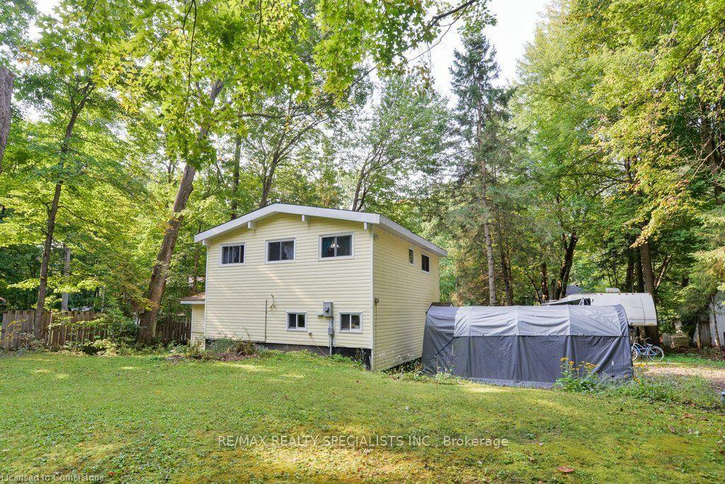 7468 Ash Crescent Property Photo 2