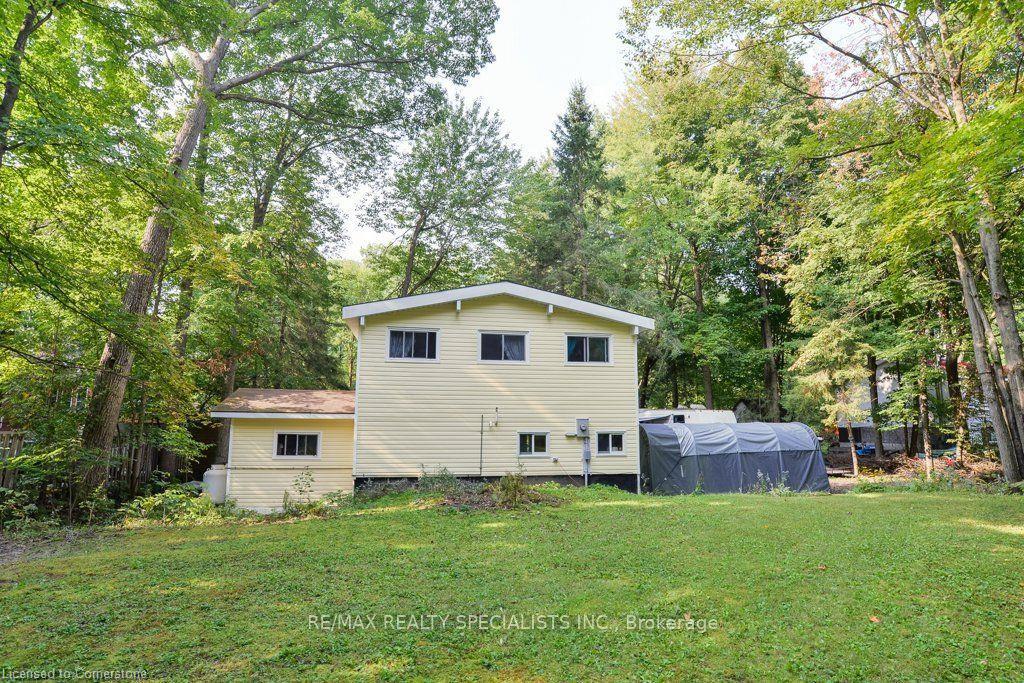 7468 Ash Crescent Property Photo 3